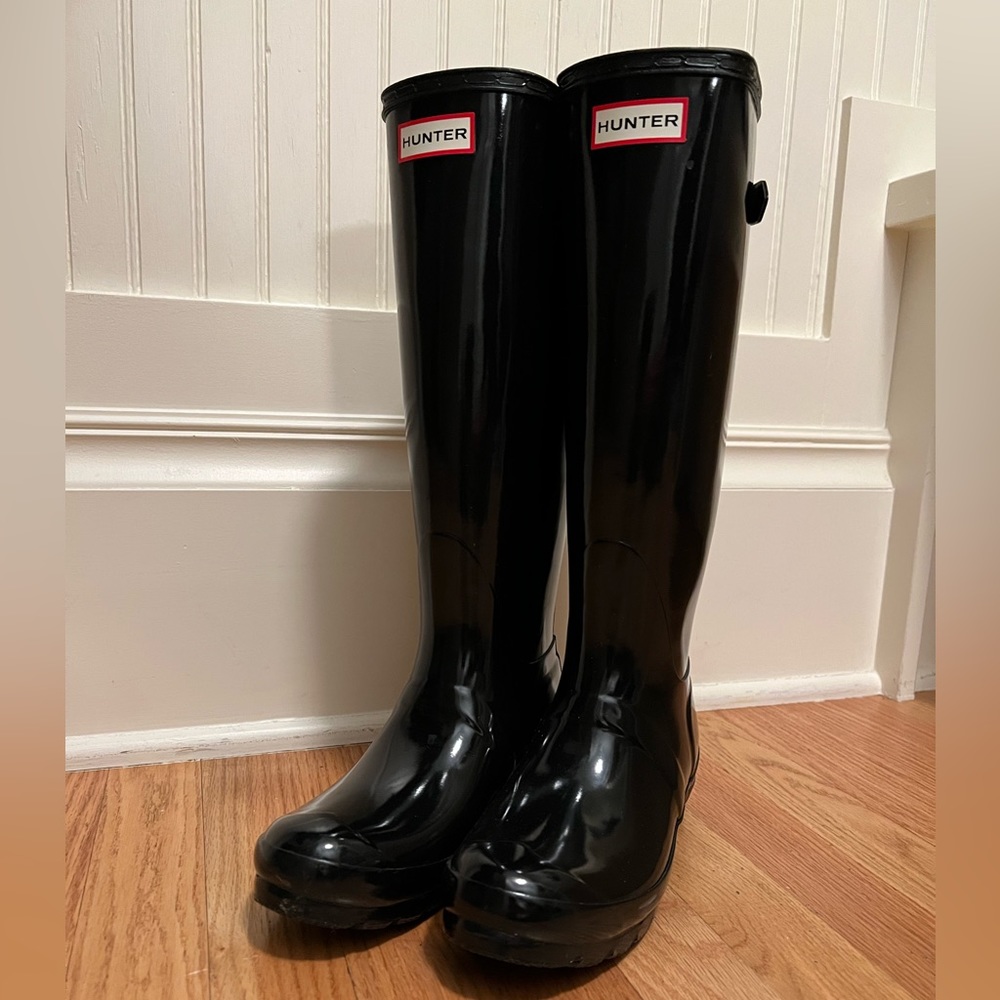 Hunter Womens Tall Gloss Black Rain Boots size 6